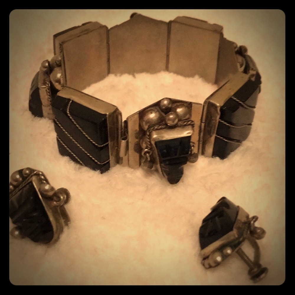 Silver bracelet and earrings vintage style